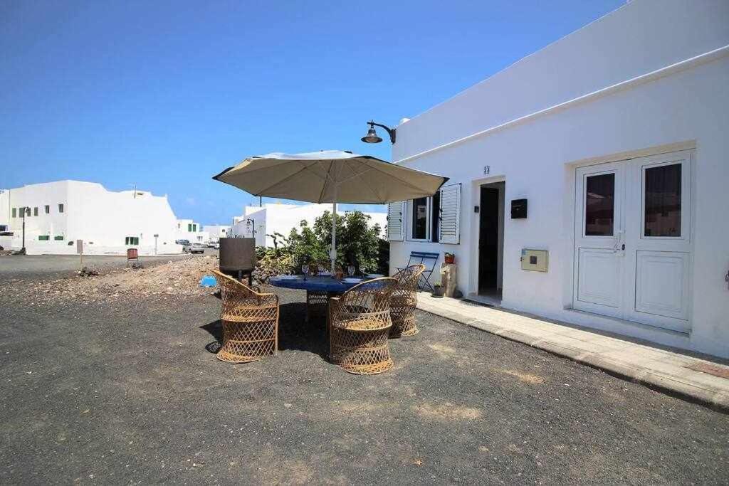 Casa Alejandra Con Terraza Y Barbacoa Villa El Golfo Kültér fotó