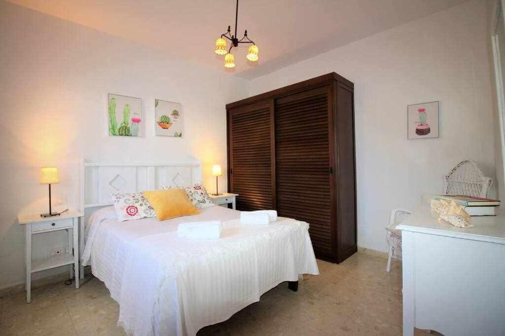 Casa Alejandra Con Terraza Y Barbacoa Villa El Golfo Kültér fotó